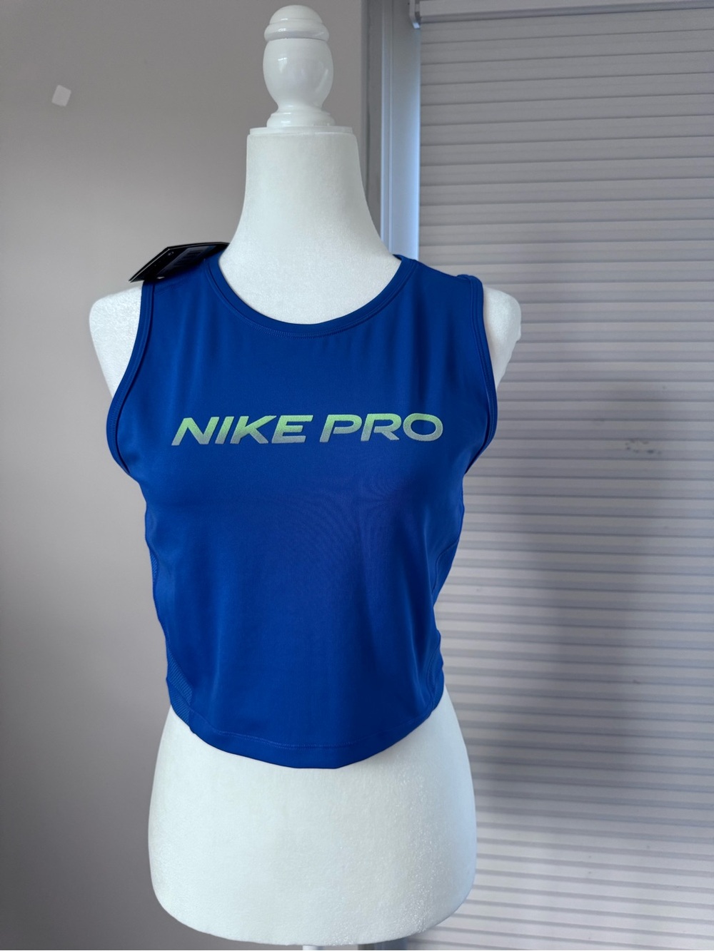 Nike Pro Dry-fit crop tank top Size M NWT